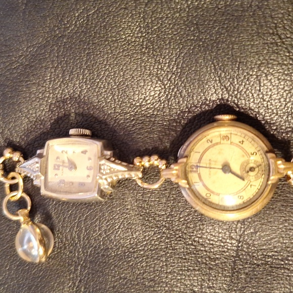 Vintage timepiece watches recreated into a bracelet. - Picture 4 of 9